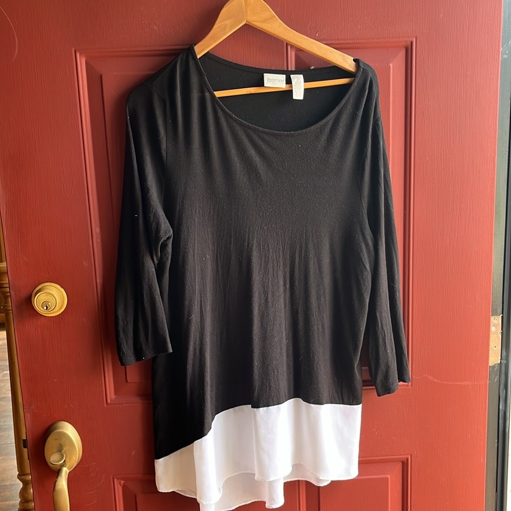 Chico’s sz 2 black/white Tunic Travelers